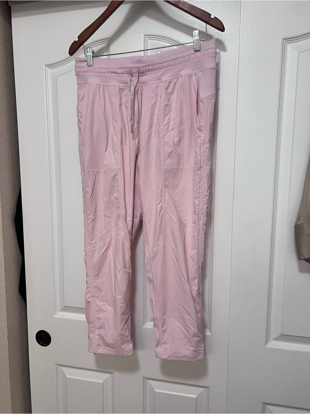 Lululemon Light Pink Drawstring Active Joggers - Size 8